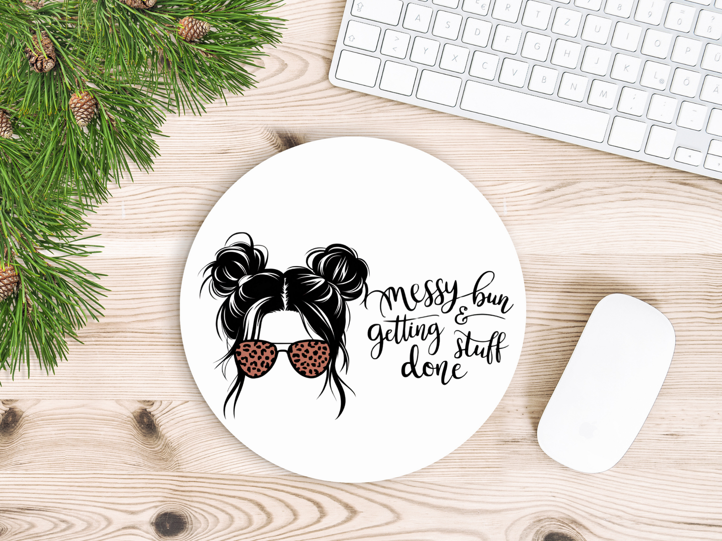 Tapis de souris "grognon désordonnée en train de faire des choses" 🖱️