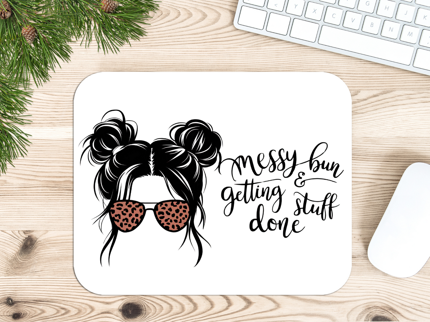 Tapis de souris "grognon désordonnée en train de faire des choses" 🖱️