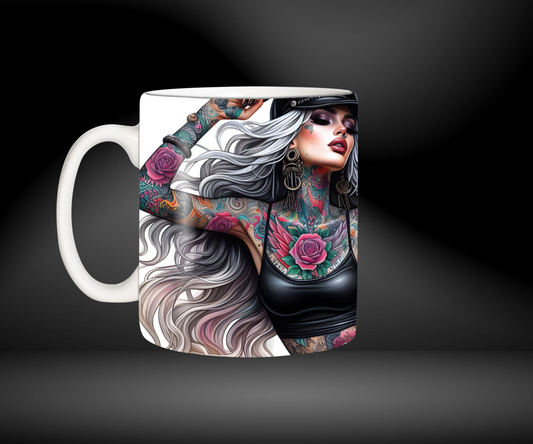 Tasse femme tatouée